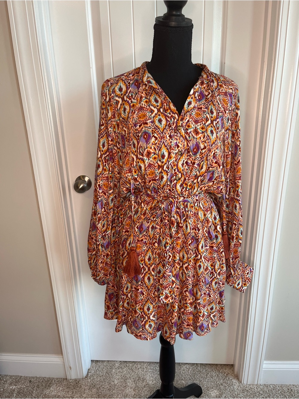 NWT Dress Forum Los Angeles Multicolor V-Neck Printed Dress